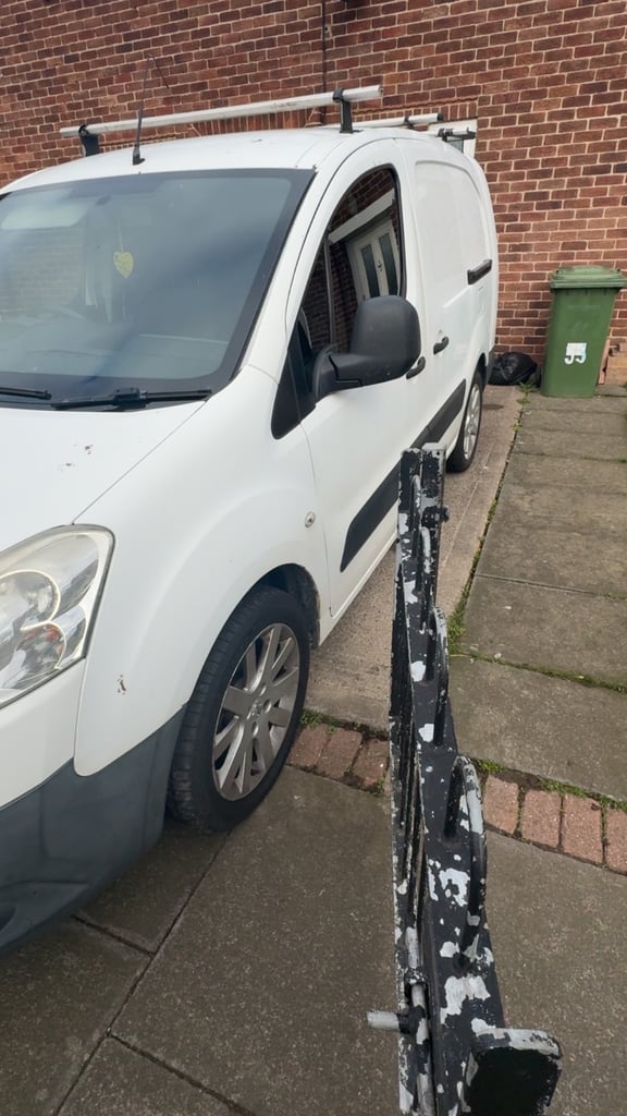 Peugeot, PARTNER crew cab  Panel Van, 2011, Manual, 1560 (cc)