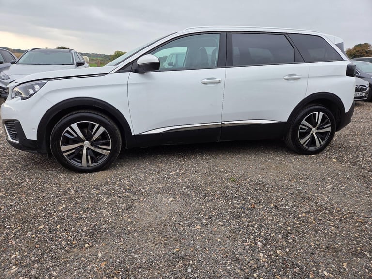 2018 Peugeot 5008 1.2 PureTech Allure Euro 6 (s/s) 5dr Petrol