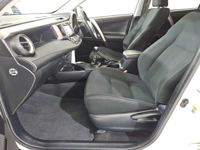 2015 15 TOYOTA RAV4 2.0 D-4D ICON SUV 5DR DIESEL MANUAL 4WD EURO 5 (S/S) (124 PS