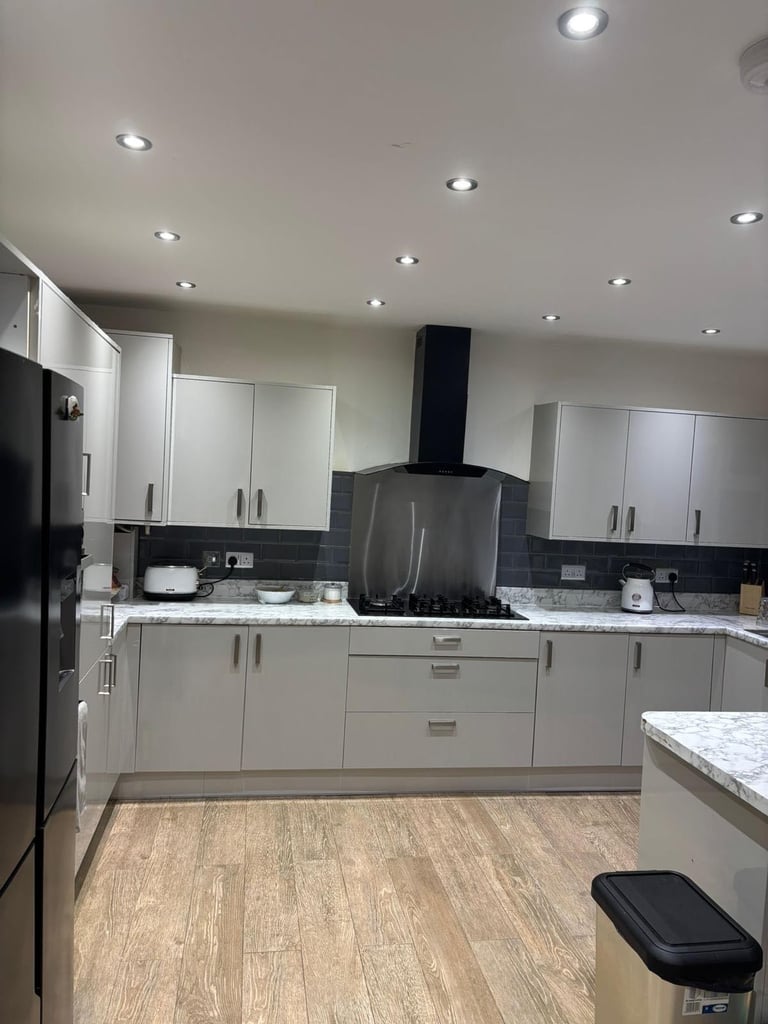 Double En-suite, all bills included, Marston