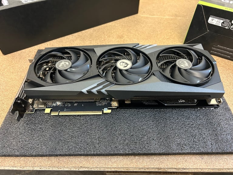 GeForce RTX 4060Ti Triple Fan