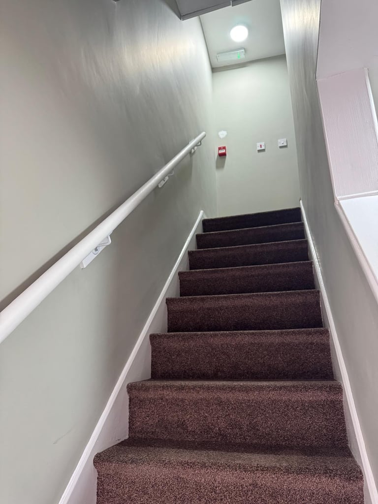 Furnished room to Let – Shared 4-Bedroom House, Oldbury B68