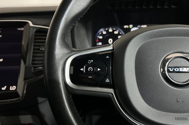 2020 69 VOLVO XC90 2.0 B5 MHEV MOMENTUM SUV 5DR DIESEL HYBRID AUTO 4WD EURO 6 (S