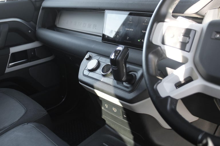 2021 Land Rover Defender 110 3.0 D250 MHEV SE Hard Top SUV Auto 4WD MWB Euro 6 (s/s) 5dr PANEL VA...