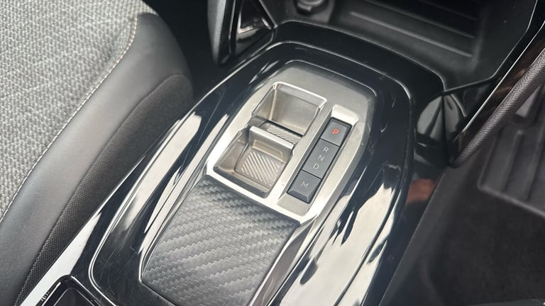 2024 Peugeot 2008 1.2 PureTech Allure SUV 5dr Petrol EAT Euro 6 (s/s) (130 ps) SUV Petrol Automatic