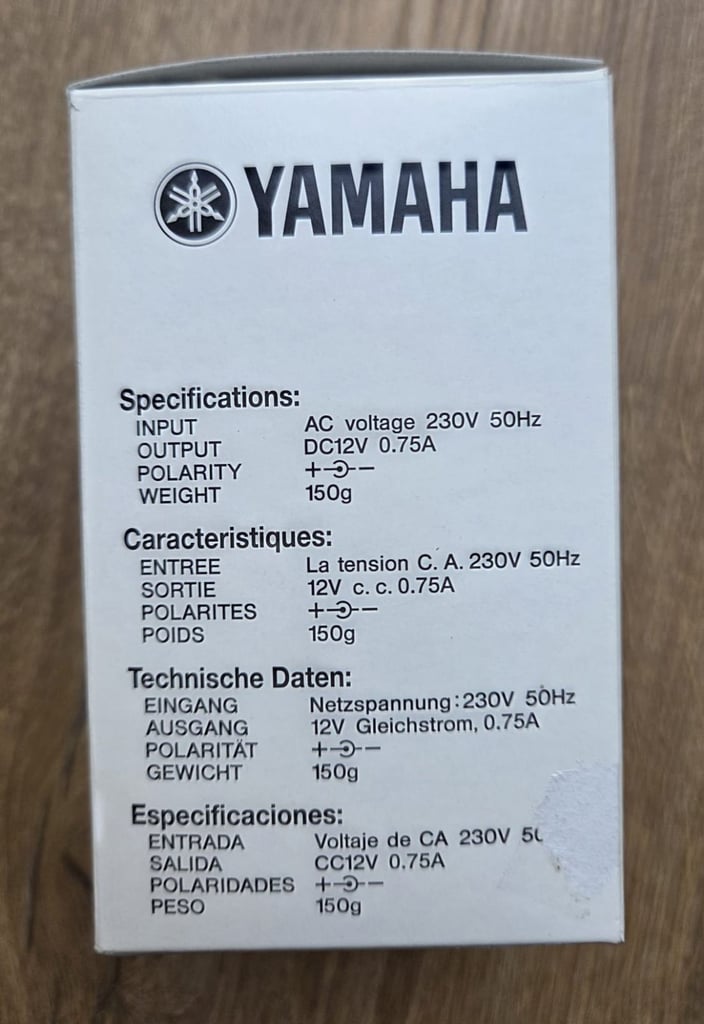 Yamaha Digital Keyboard E323