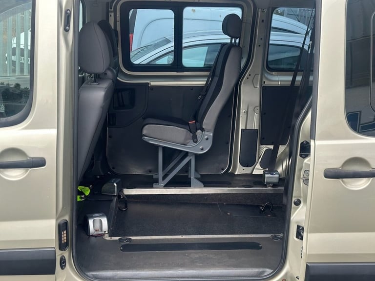 2015 15 PEUGEOT EXPERT TEPEE 2.0 HDI TEPEE COMFORT COMBI VAN 4DR DIESEL AUTOMATI