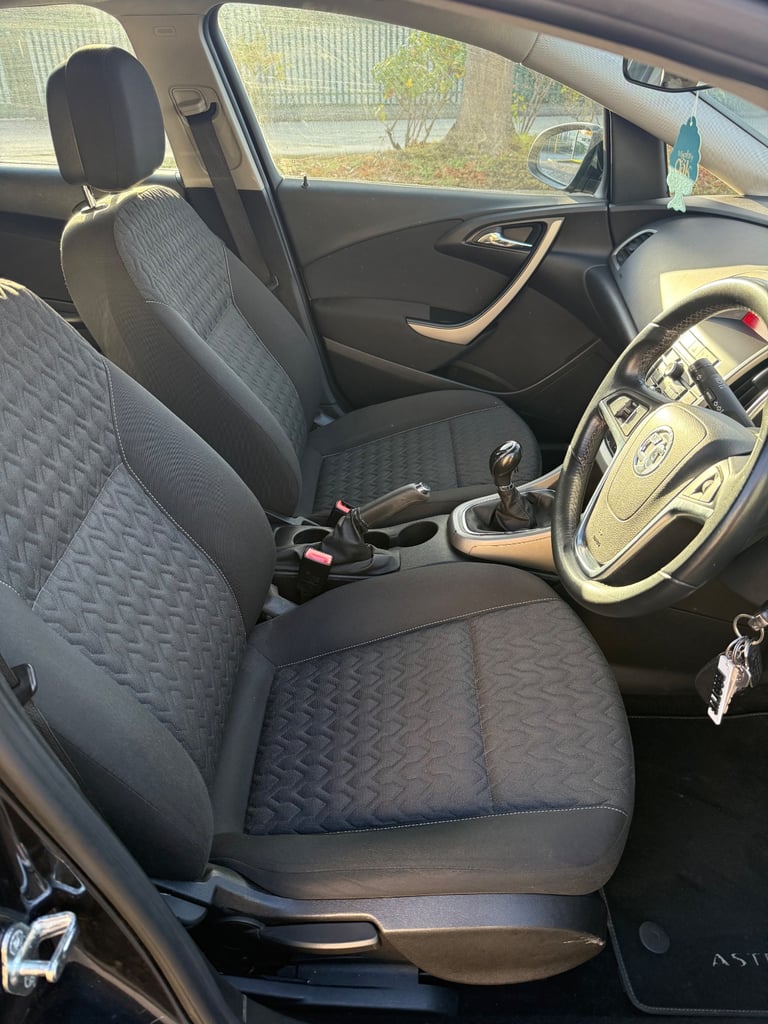 Vauxhall, ASTRA, Hatchback, 2014, Manual, 1598 (cc), 5 doors