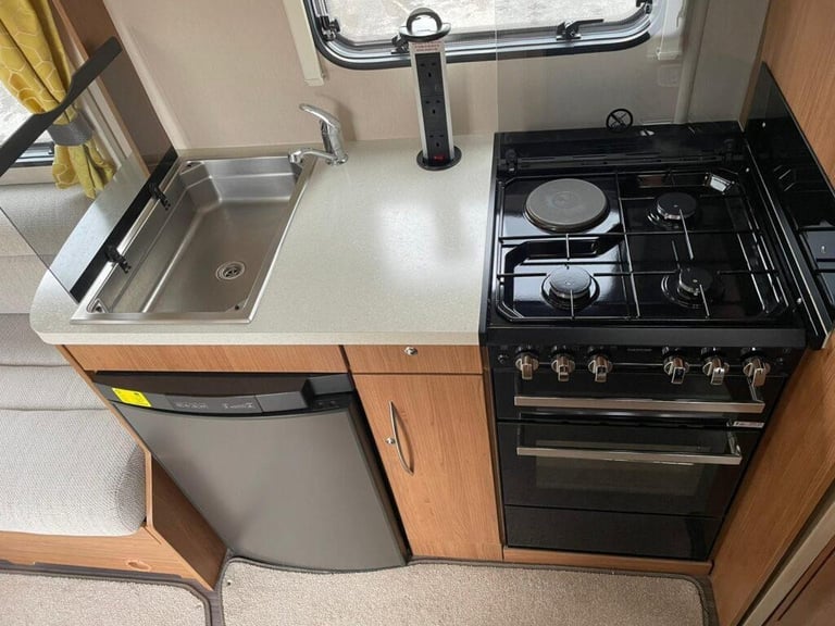 Auto-Trail Imala 732 Lo-Line 4 Berth 2 Belt Island Bed Motorhome 