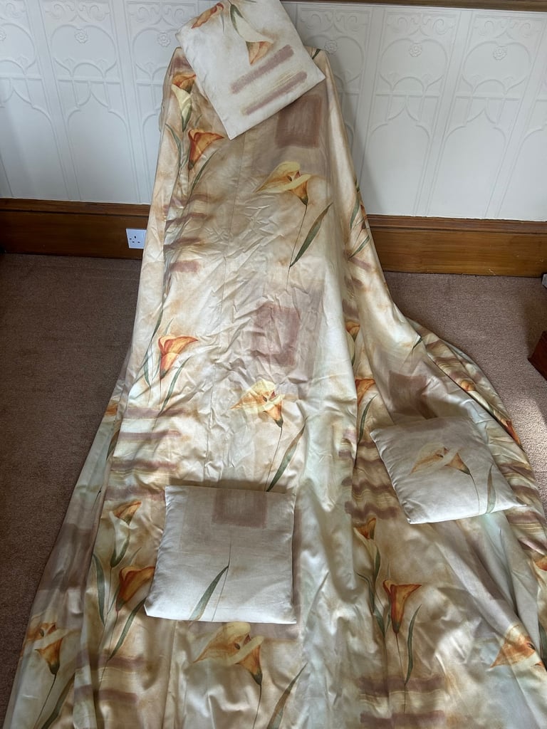 image for Fully lined curtains and 6 matching cushions 