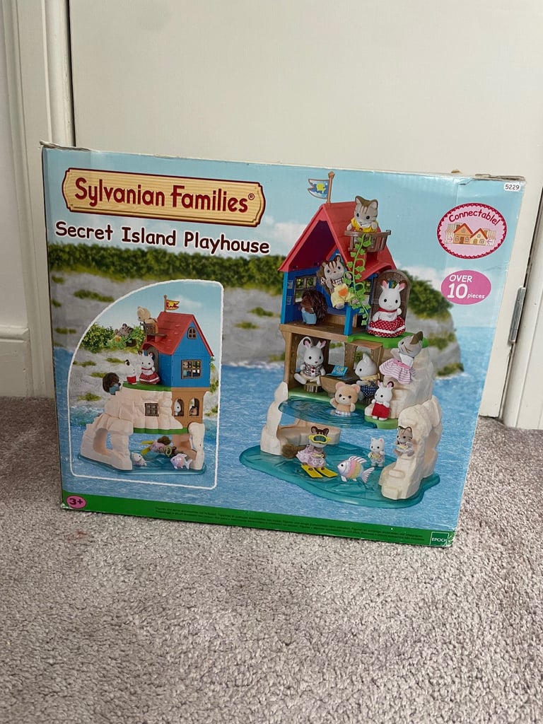 image for SYLVANIAN FAMILIES secret island playhouse 