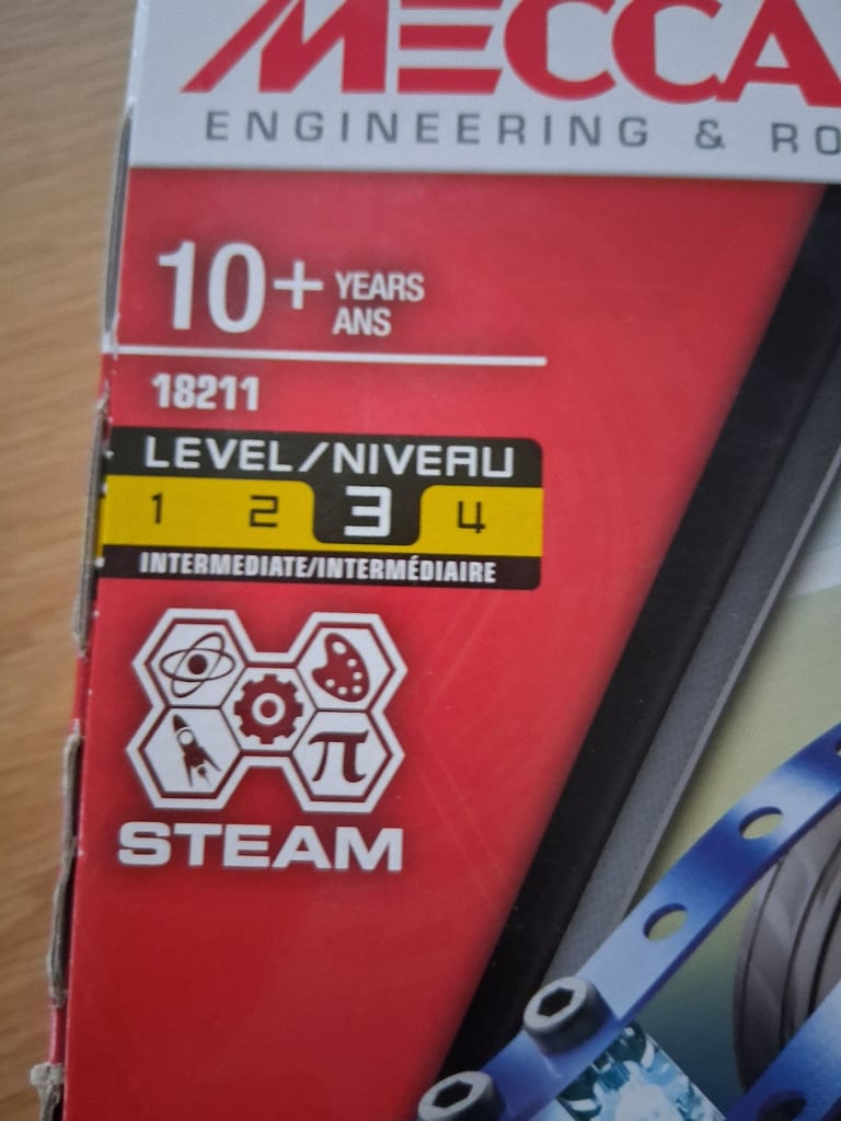 Meccano racing car kit 