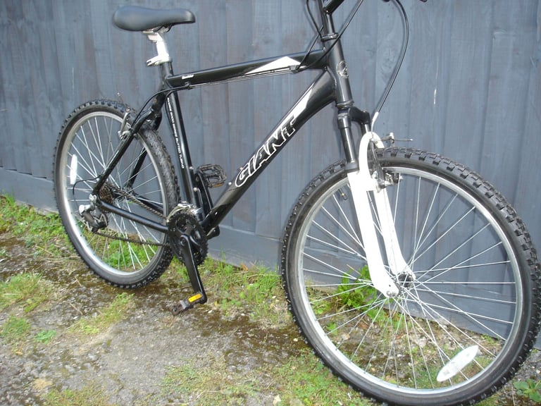 image for giant boulder mountain bike
