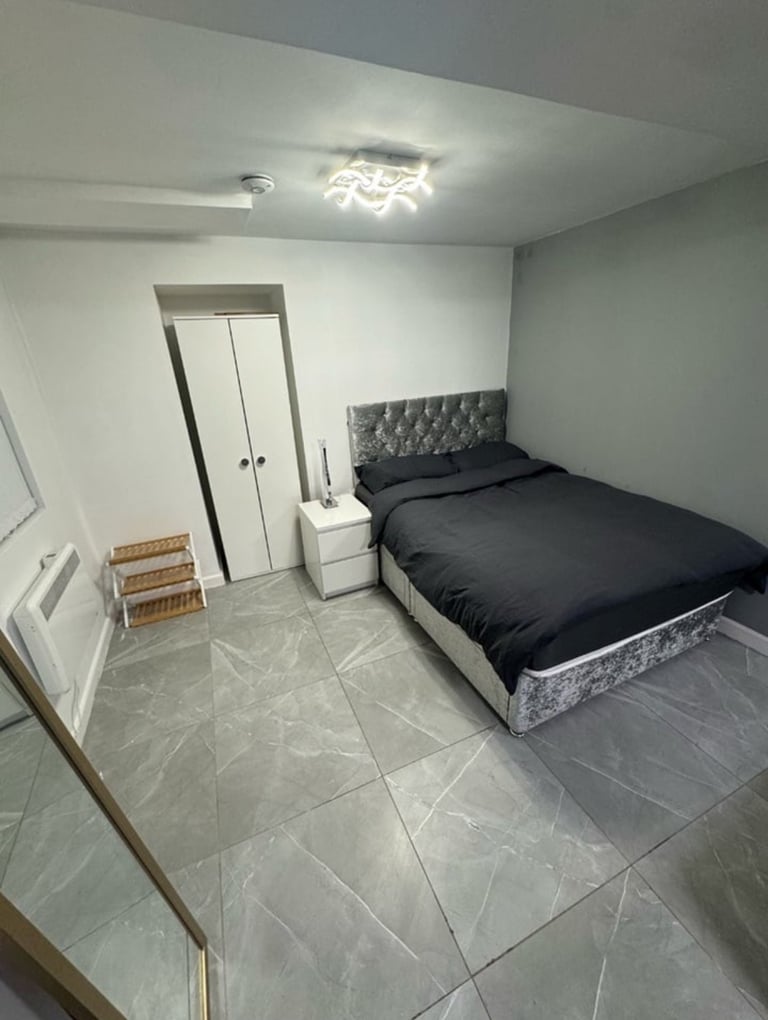 Studio Flat with bills included 