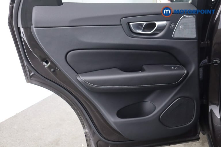2023 Volvo XC60 2.0 B5P Ultimate Dark 5dr AWD Geartronic SUV Petrol Automatic