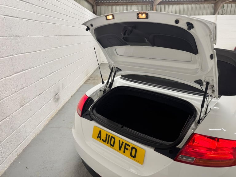 AUDI TT 1.8 TFSI White Manual Petrol 2010