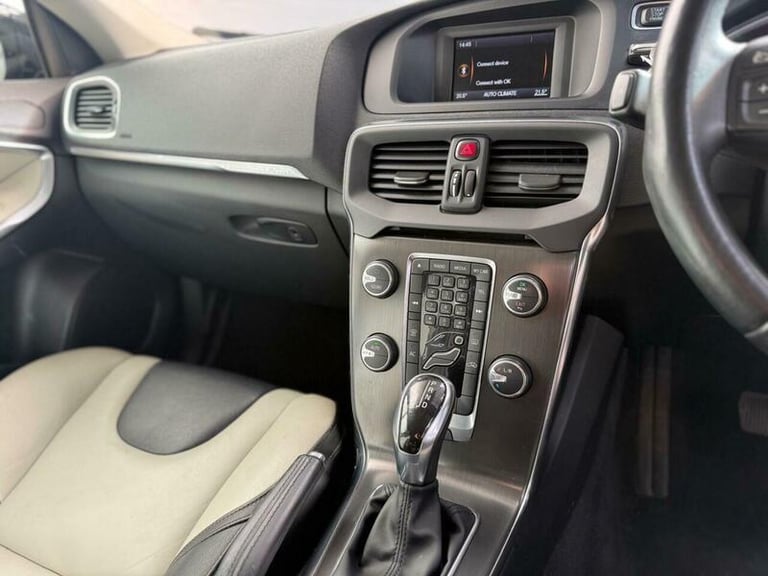 2014 Volvo V40 1.6 D2 Lux Powershift Euro 5 (s/s) 5dr HATCHBACK Diesel Automatic