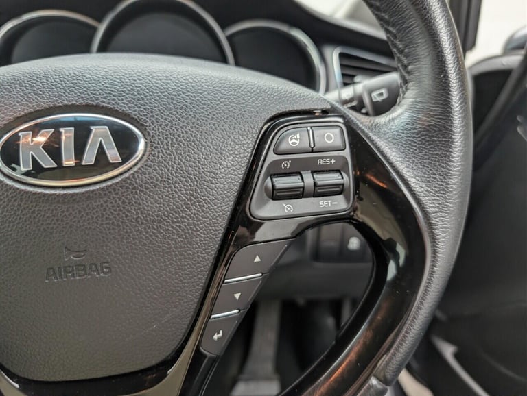 2015 Kia Ceed 1.6 GDi EcoDynamics 3 Hatchback 5dr Petrol Manual Euro 5 (s/s) (133 bhp) -  HATCHBA...