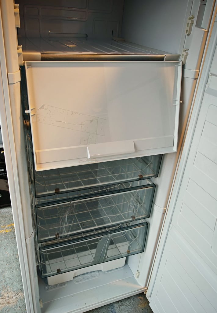 Hotpoint Iced Diamond freezer 