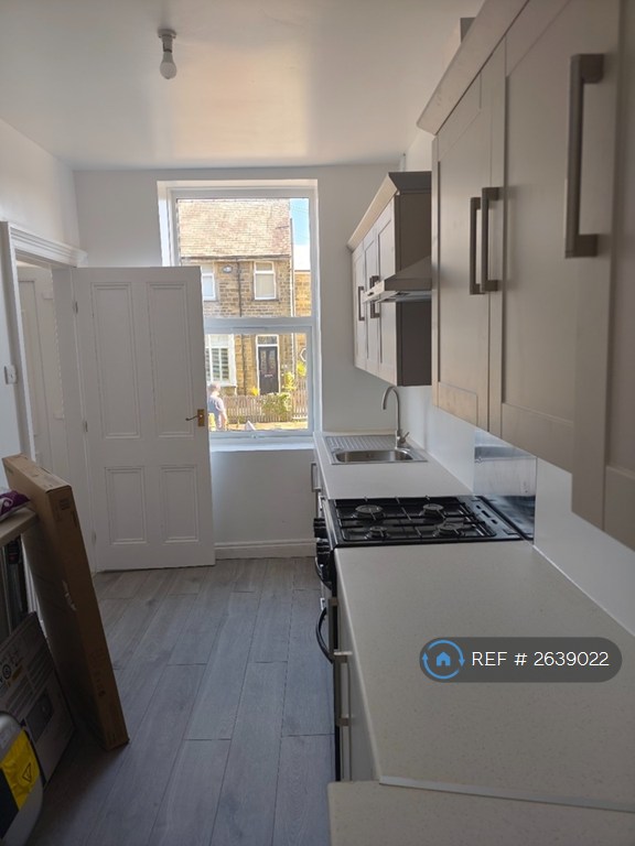 2 bedroom house in Stanley Road, Huddersfield, HD3 (2 bed) (#2639022)