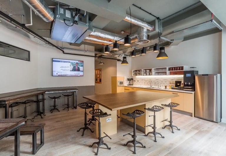 Furnished offices to rent in *Old Street*. Office Spaces for 4 to 60 desks EC1