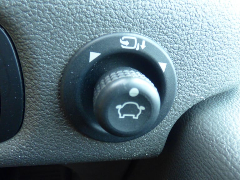 FORD TRANSIT 2.0 Transit Trend Van 350 L2 2.0L EcoBlue 130PS FWD 6 Speed Manual