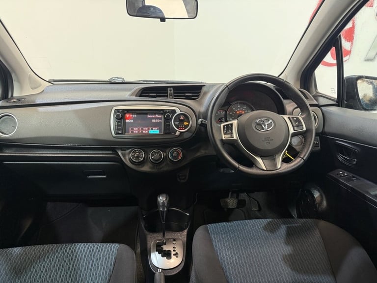 2012 Toyota Yaris 1.33 VVT-i TR 5dr Multidrive S HATCHBACK PETROL Automatic