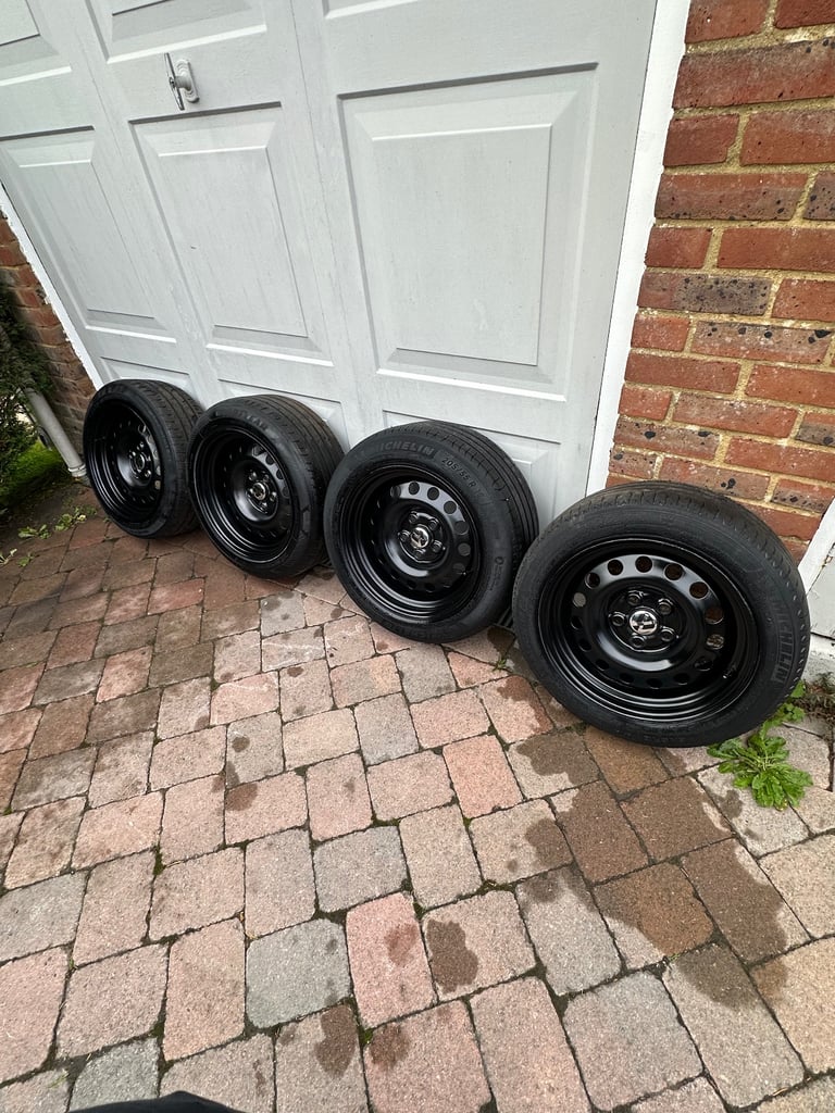 🌟Volkswagen 16” Banded Steels 5x112 With Excellent Tyres Front 195/55/16 Rear 205/55/16 VAG