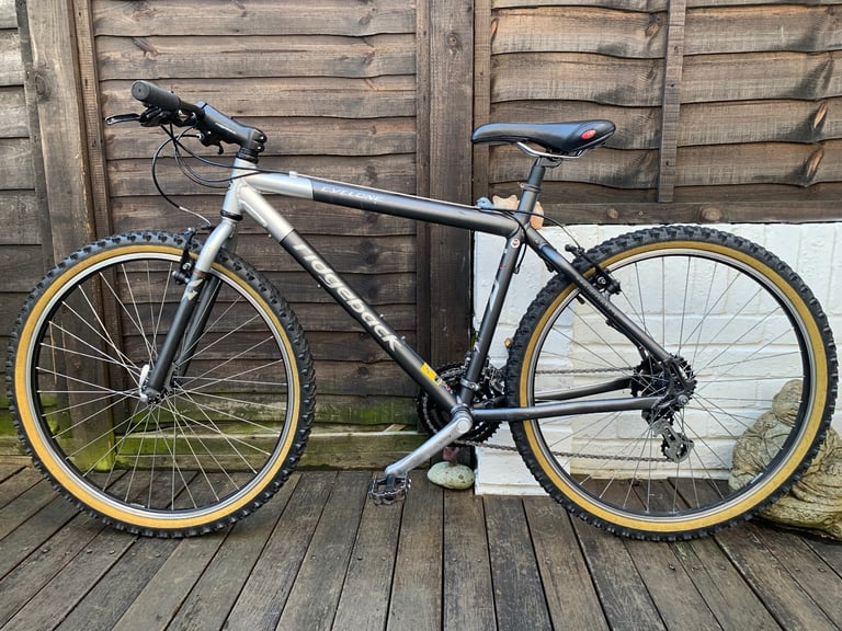 Retro Ridgeback Cyclone 26” Wheel Mountain Bike (Fully Serviced) 