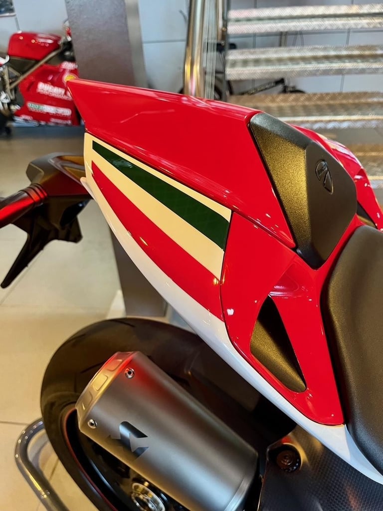 DUCATI PANIGALE 1199S TRICOLORE 2012 SPECIAL EDITION - 5K MILES - STUNNING