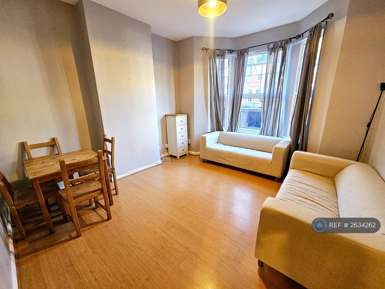 image for 2 bedroom flat in A, London, SW12 (2 bed) (#2634262)