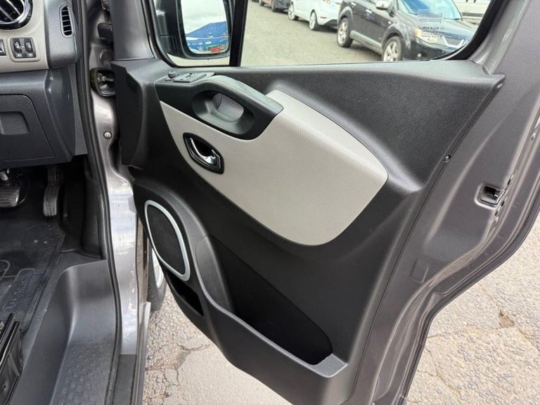 2018 18 RENAULT TRAFIC 1.6 DCI ENERGY 27 SPORT NAV PANEL VAN 5DR DIESEL MANUAL S