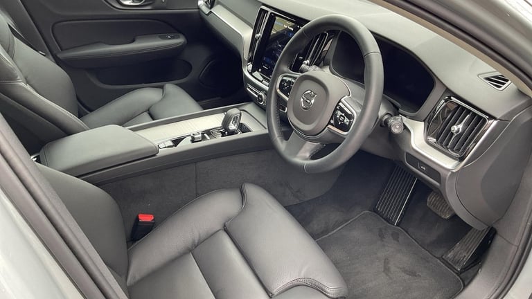 2025 Volvo V60 Plus, B4 Mild hybrid, Petrol, Dark ESTATE Petrol/Electric Hybrid Automatic