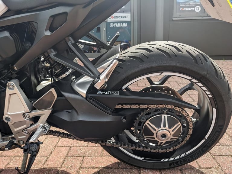 HONDA CB1000R PLUS 2020 - FULL ARROW SYSTEM - HEATED GRIPS - ASV LEVERS - SCREEN