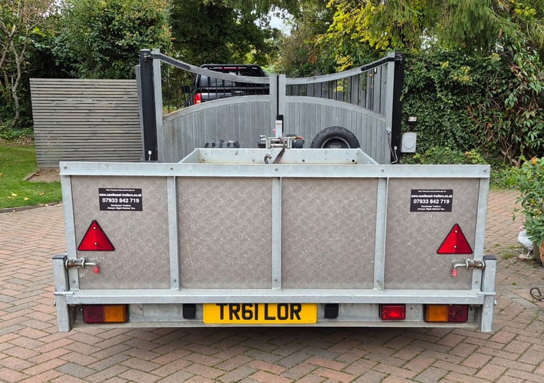 PLANT TRAILER CAR WESSEX MACHINE FARM TILT FLAT BED FREE IFOR WILLIAMS KEY RING