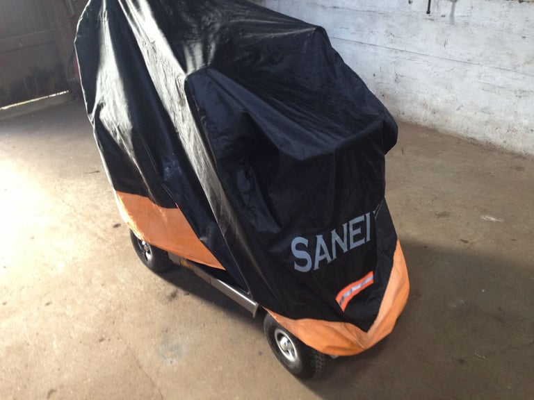 FREE DELIVERY MOBILITY SCOOTER 2022 STERLING S425 TOP OF THE RANGE AS NEW ROAD REG WITH V5