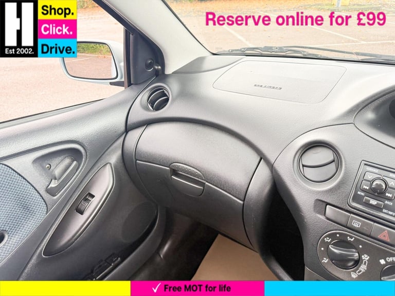 Toyota Yaris 1.3 VVT-i Blue Hatchback 5dr Petrol Manual (133 g/km, 85 bhp) Petrol Manual - Image 40