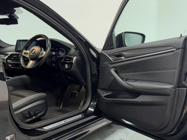 2022 BMW 5 Series 520i M Sport Saloon SALOON Petrol/Electric Hybrid Automatic