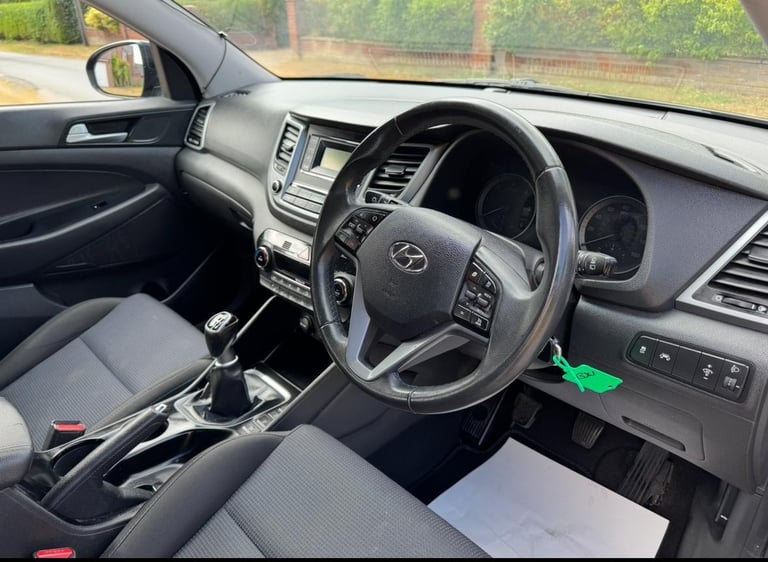2015 (65) HYUNDAI TUCSON 1.7 CRDi SE BLUEDRIVE LONG MOT FSH 11 STAMPS! STUNNING!