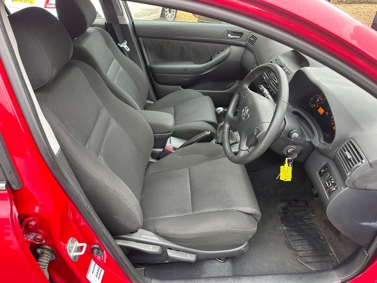 2004 Toyota Avensis 2.0 VVT-i T4 5dr ESTATE Petrol Manual