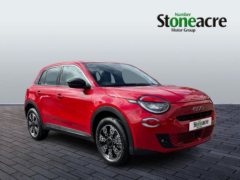 image for 2025 Fiat 600 1.2 MHEV SUV 5dr Petrol Hybrid e-DCT Euro 6 (s/s) (100 ps) HATCHBACK Petrol/Electri...