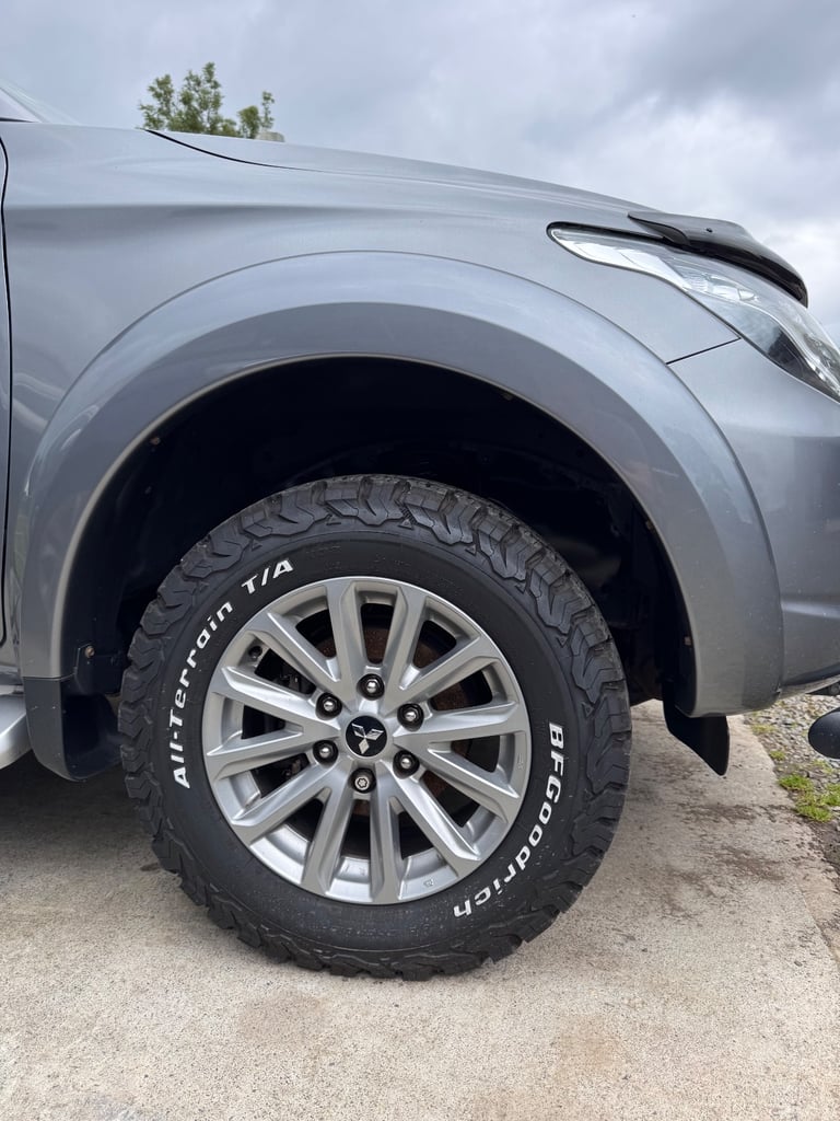 2018 Mitsubishi l200 barbarian full spec