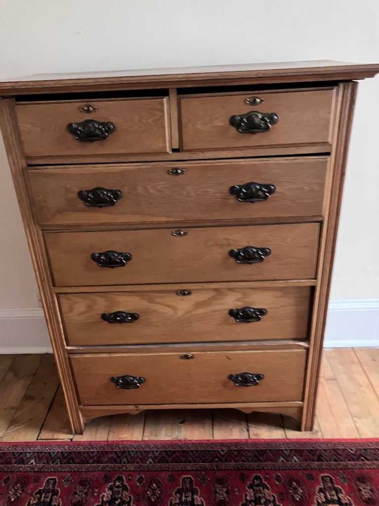 Wooden vintage chest of drawers 