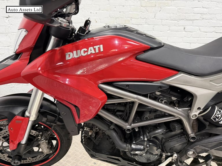 2014 Ducati Hyperstrada 821 821 Naked Petrol Manual Euro 3 (104 ps) Naked Petrol Manual