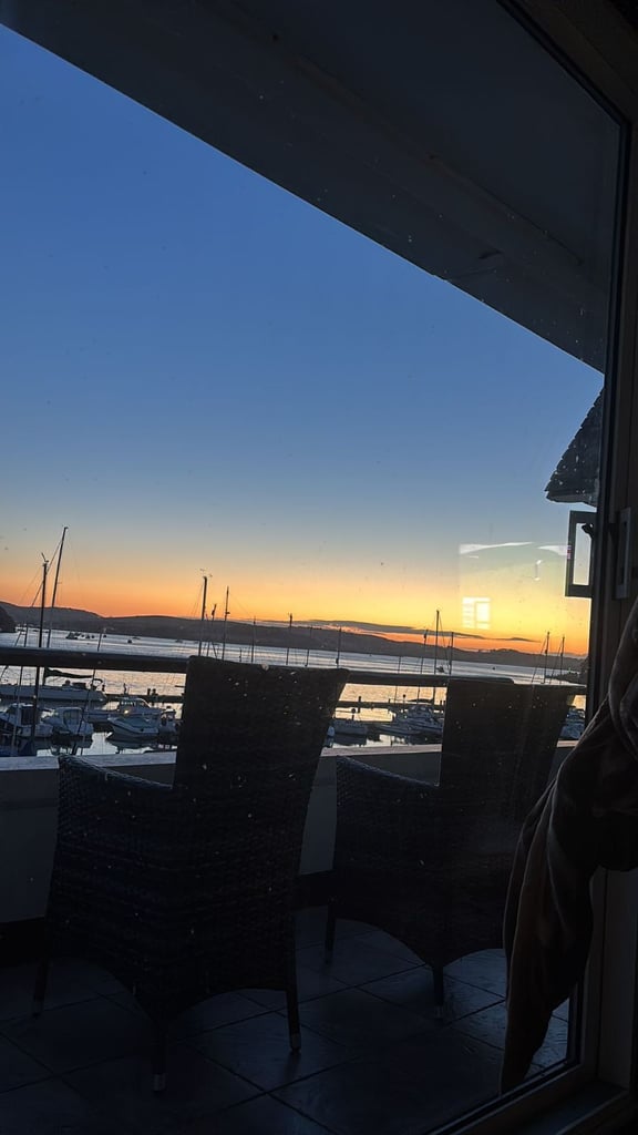 Luxery studio flat for rent with stunning veiws rent includes all bills  