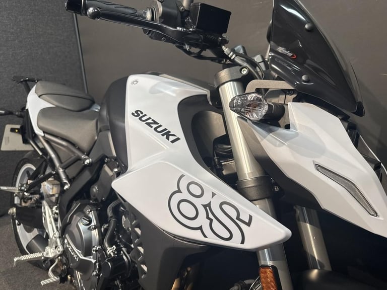 Suzuki GSX-8S Motorcycle Grey 611 Miles