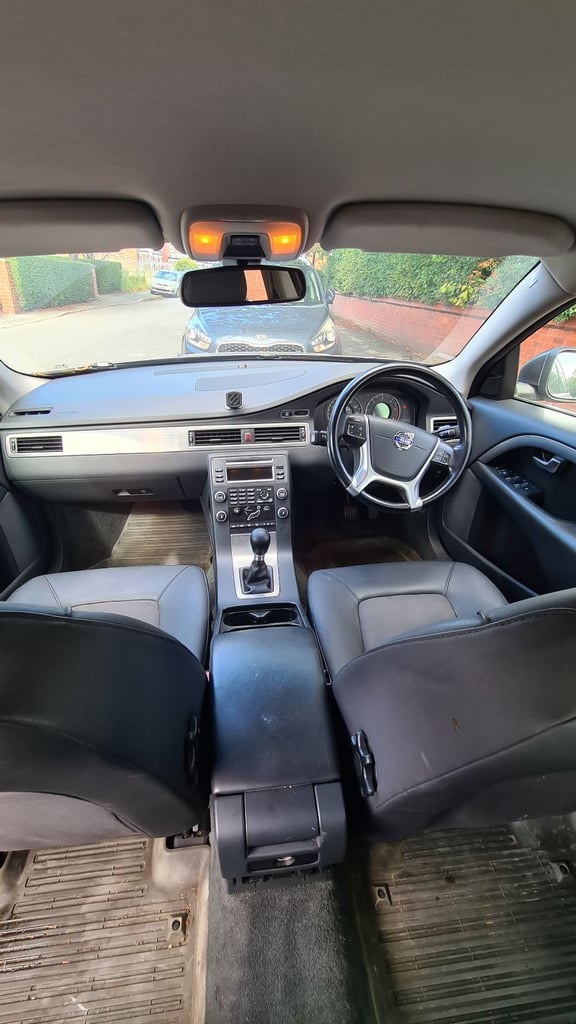 Volvo, V70, Estate, 2010, Manual, 1997 (cc),5 doors - Image 8