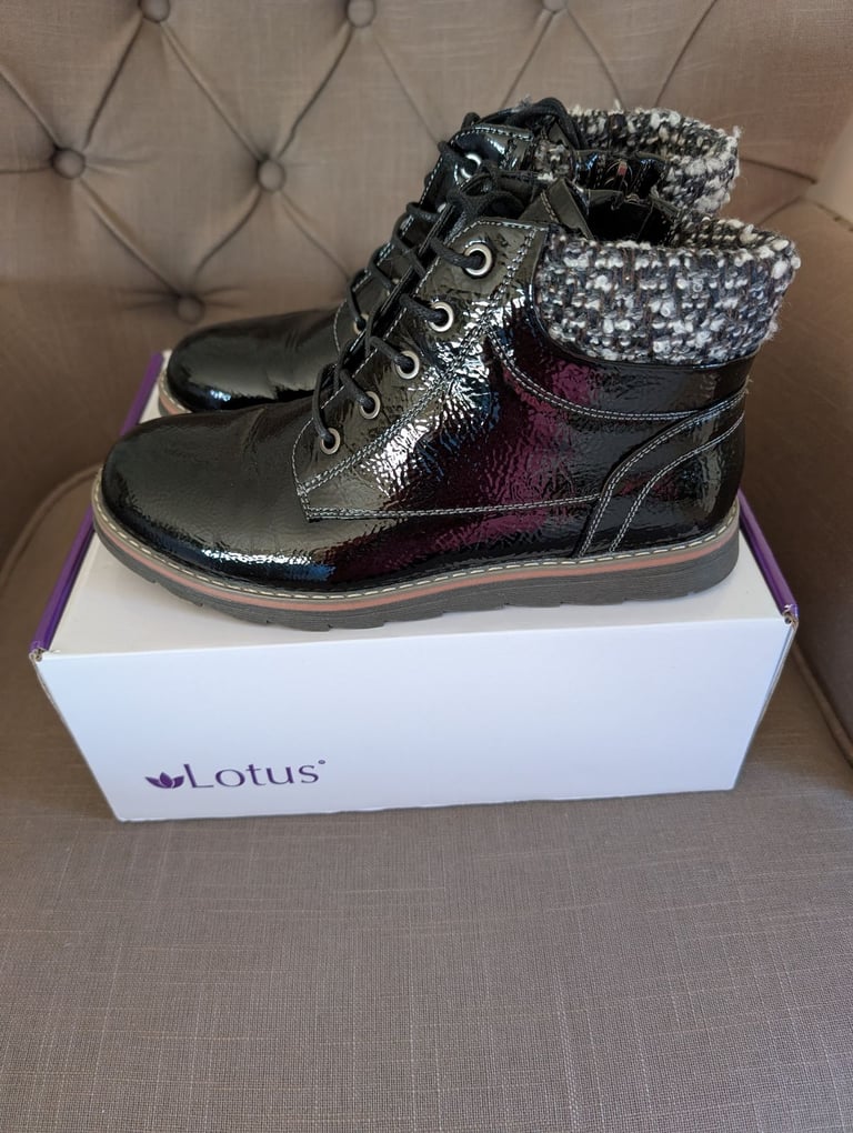 Ladies Lotus Boots 