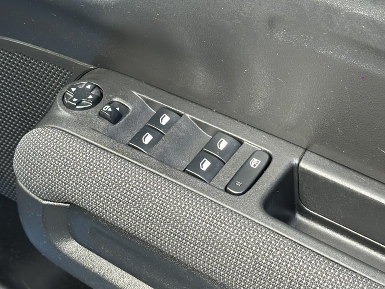 2018 Citroen C3 AirCross 1.2 PureTech Petrol Manual Feel 5 Door Hatchback Blue.