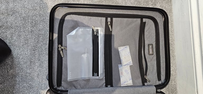 Ricardo Beverly Hills 21” Carry-On Hardcase Spinner Suitcase Luggage